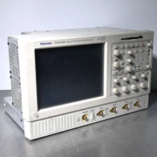 Tektronix TDS5104B Digital Phosphor Oscilloscope 1 GHz 5 GS/s Opt STD - Read