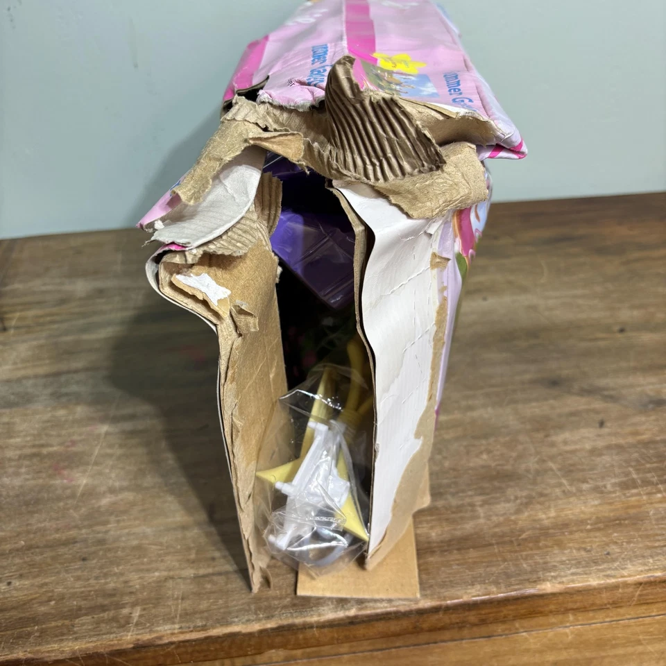 Vintage Barbie Summer Garden Playset Mattel 2002 Furniture Accessories Box Set - Image 4 of 4