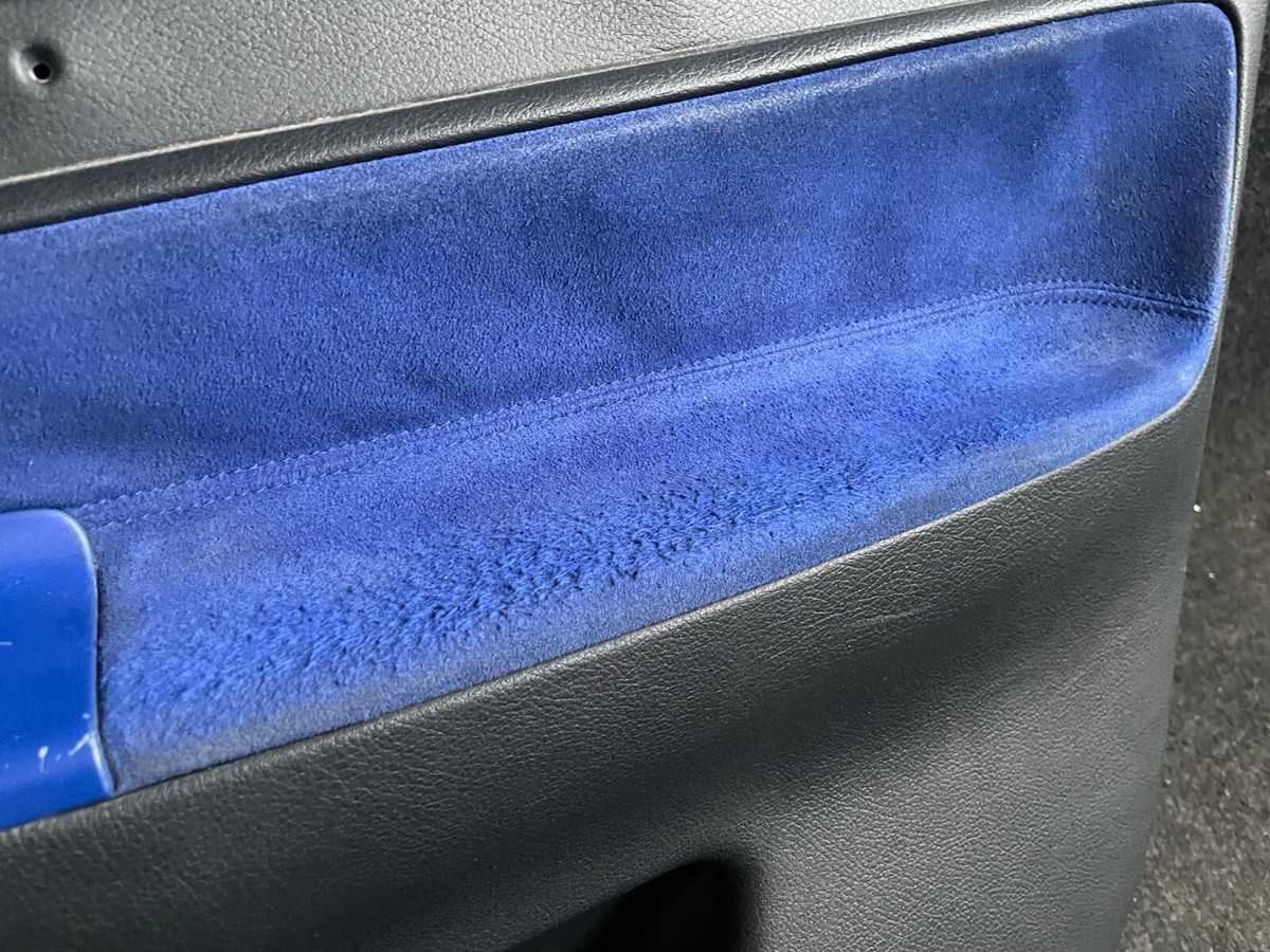 Türverkleidung vorne rechts Audi A4 S4 B5 Alcantara blau 