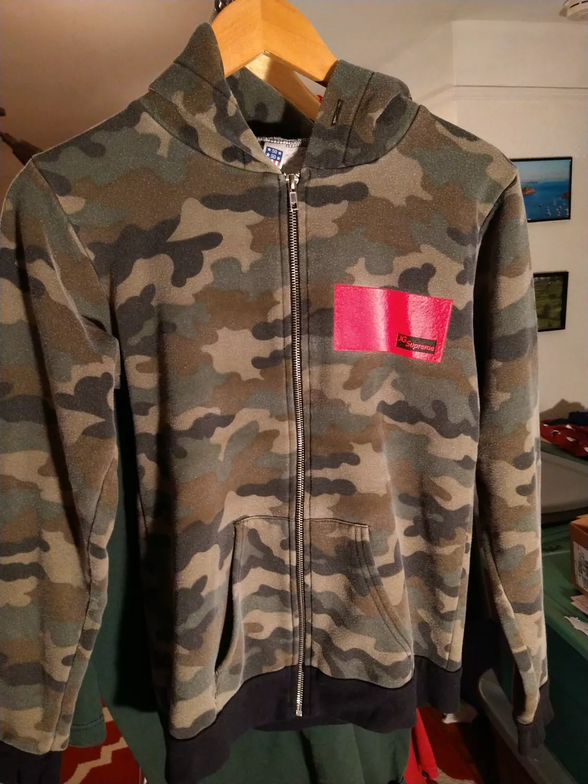Vêtements royaux vintage fabriqués aux États Unis taille S sweat à capuche bootleg supreme impression camouflage