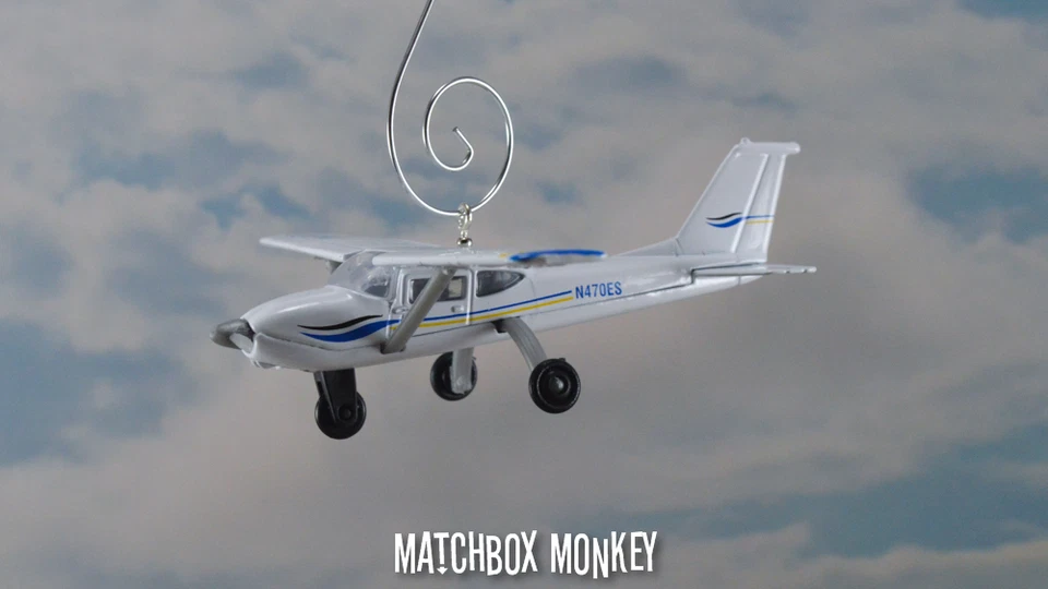 Cessna 172 Christmas Ornament Single Prop Airplane Aircraft Plane Skyhawk Mono - Image 2 of 4