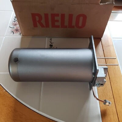 Riello 3948873 Short Tube Combustion Head Assembly 6"