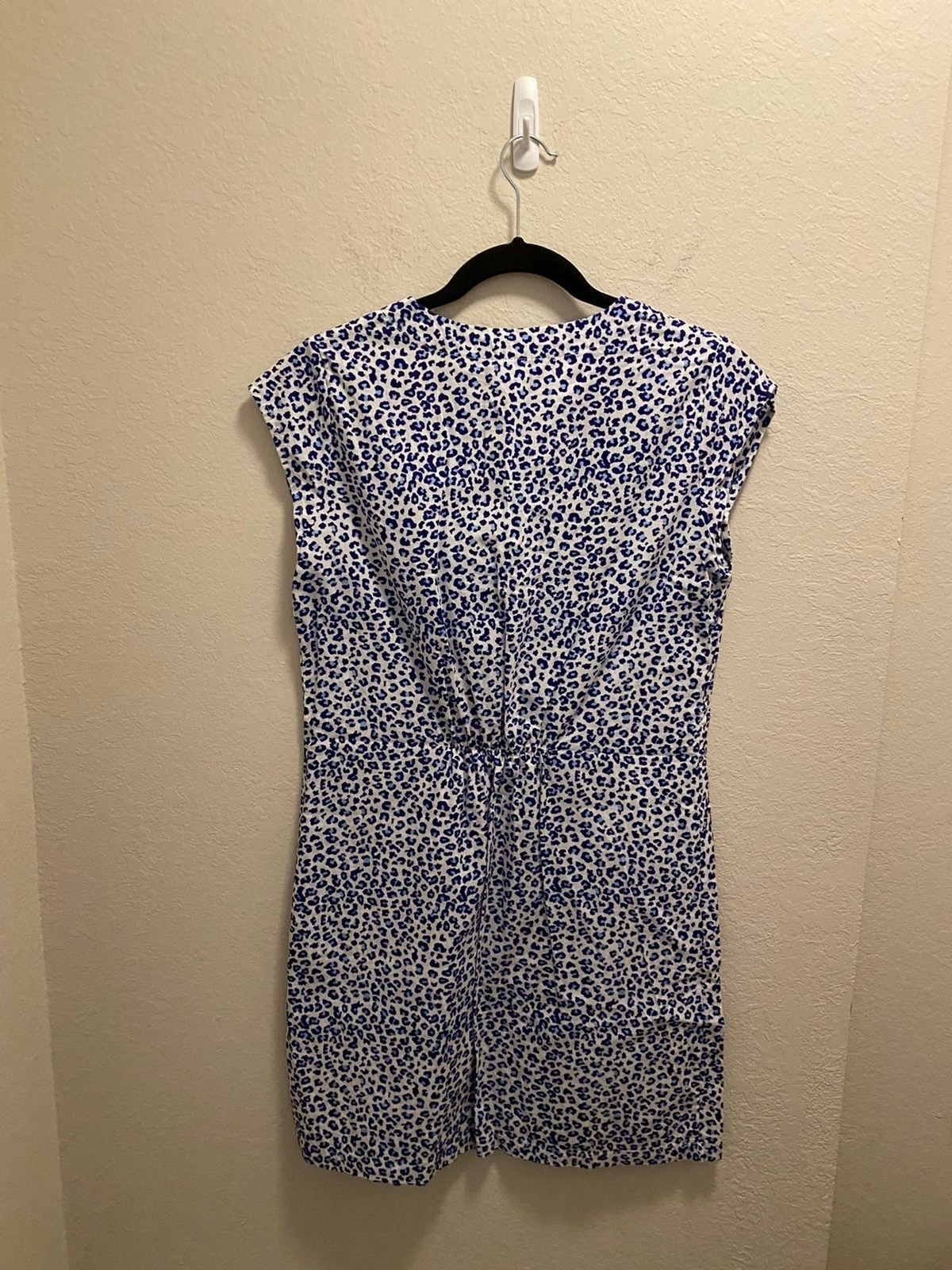 Three Islands Leopard Print Split Neck Shift Dres… - image 2