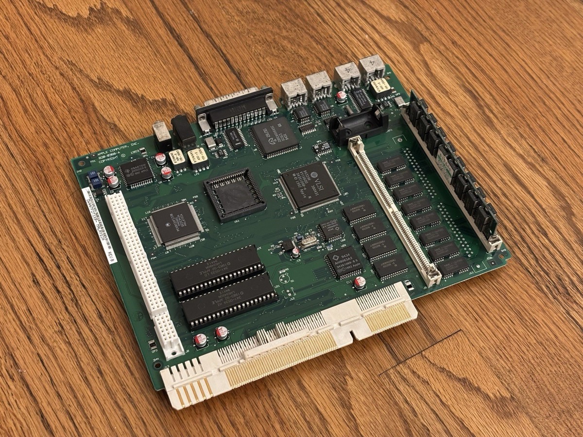 Apple Macintosh Color Classic II Performa 275 Logic Board