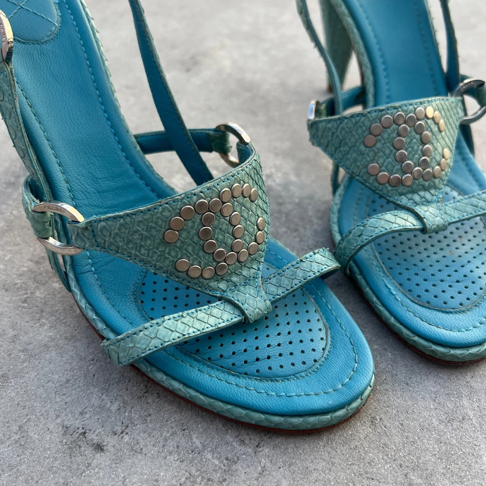 Chanel | Authentic Vintage Blue Python CC Logo Silver Stud Leather Heels (37.5) - Image 4 of 4