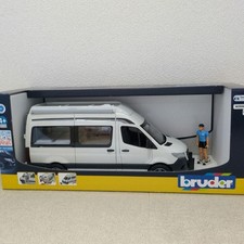 Bruder Mercedes Benz Sprinter Camper an
