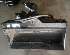 3 Ton 32" Inch GIYI Tilting Bucket Attachment for Mini Excavator Ditch Digging