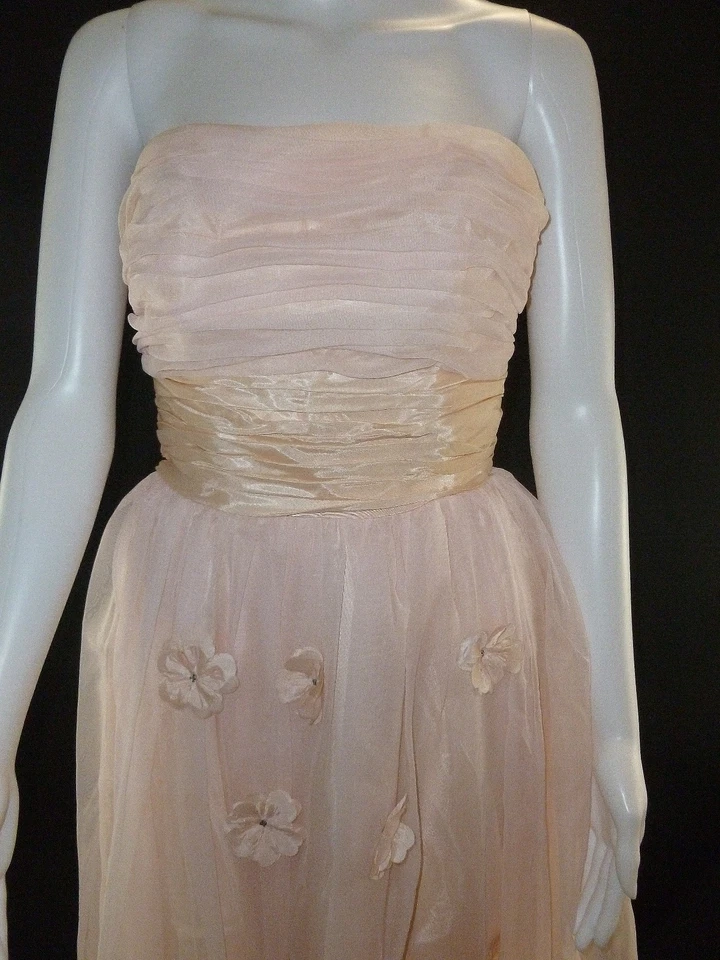 Vtg 1950s Soft Pink Strapless Prom Dress W/Flowers XS Cottagecore Fairy Romantic - Image 2 of 4
