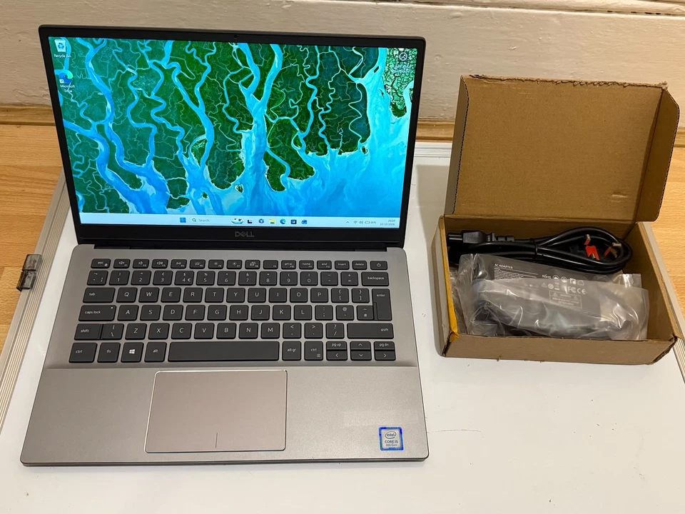 Dell Latitude 3301 · i5-8265U · 8GB · 128GB, photo 1 of 5