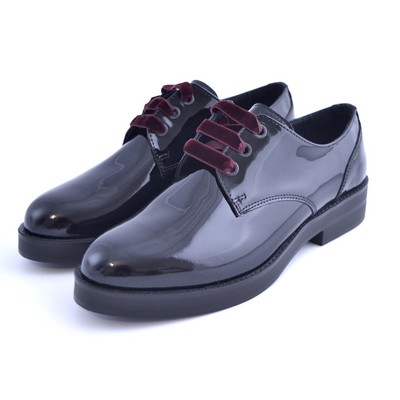 scarpe stringate vernice