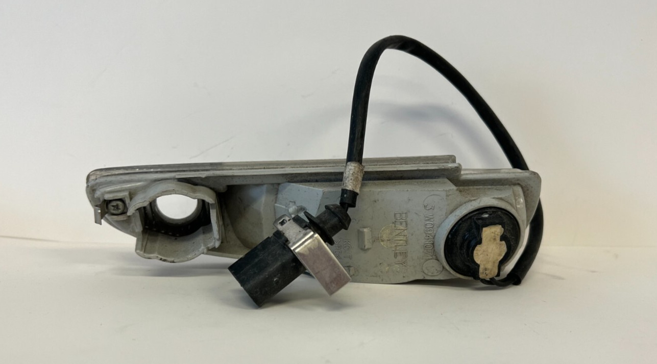 06-10 BENTLEY CONTINENTAL REAR BUMPER LOWER BACKUP LIGHT LAMP 3W0941071 OEM