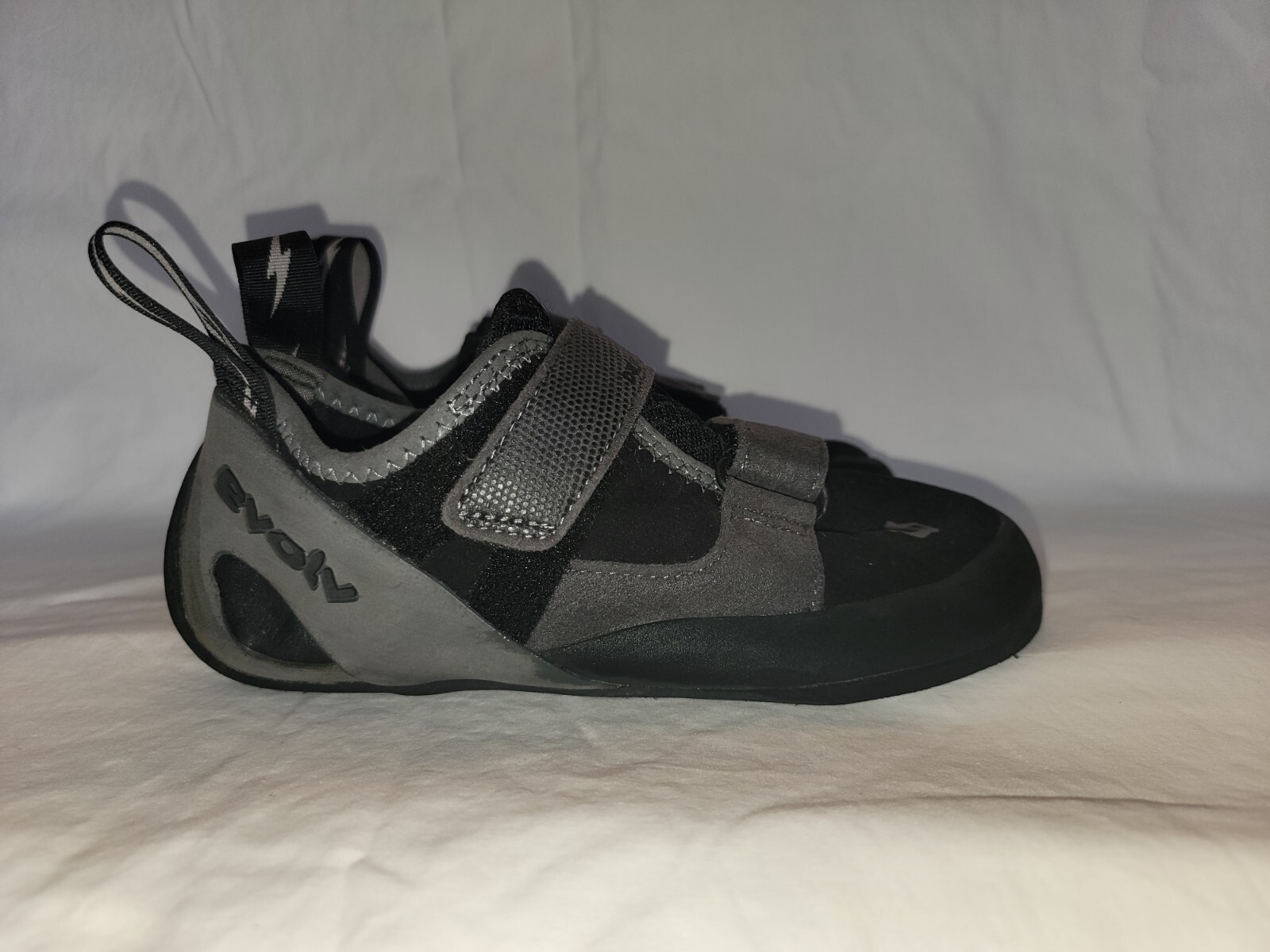 Evolv Evo Shoes Mens Size 8 EU 41 Gray Hook Loop TRAX Rubber Soles Rock