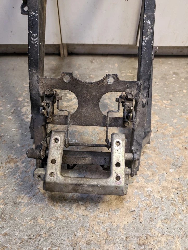 1986-1987 Kawasaki ZX1000 ZX1000A GPZ Rear Subframe 32002-1808 Ninja 1000R - Image 4 of 4