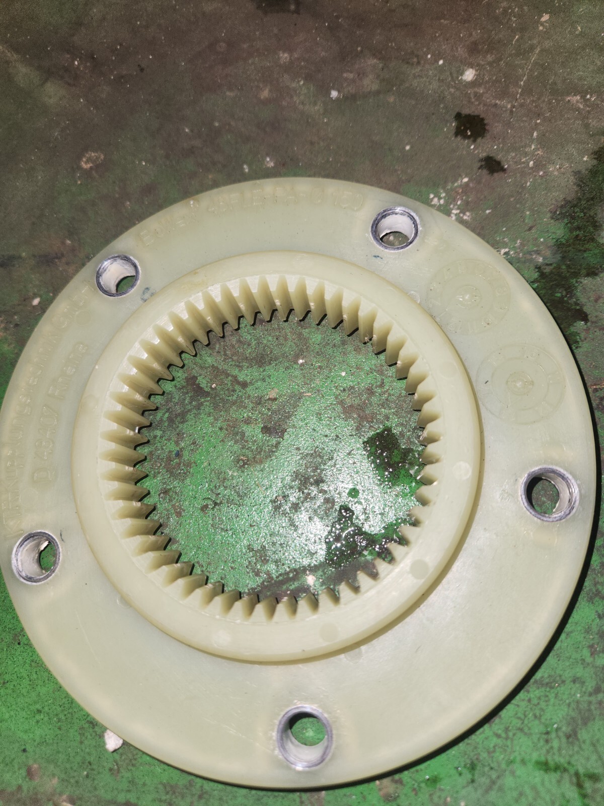 Kubota D902ET03 3 Cylinder Diesel Engine Flywheel coupling RTV900 RTV