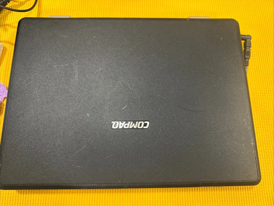 Compaq Presario C500 Intel 1,73 GHz 1 GB RAM 40 GB HDD Foto 3 de 4