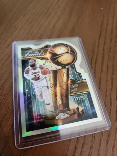 2025 Topps Chrome LeBron James Refractors Gold (RAW)