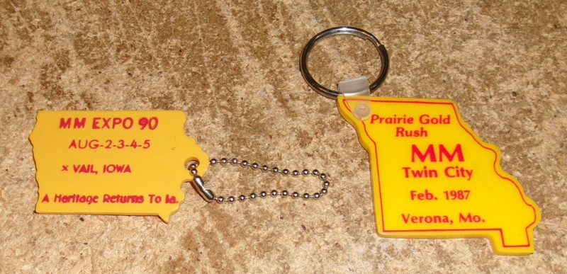 2-lot 1987+1990 minneapolis-moline show key rings new