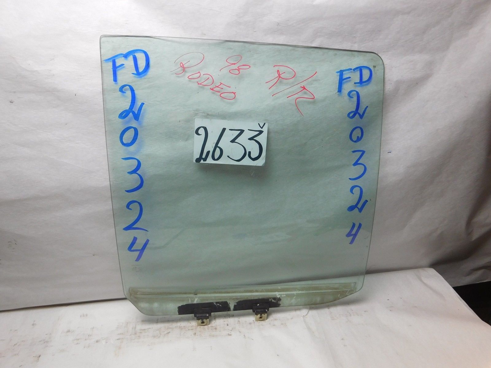 98 99 00 01 02 03 04 Isuzu Rodeo REAR PASSENGER Side Door Glass USED 2633-V