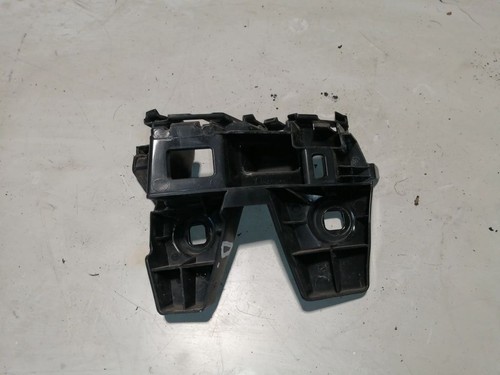 Volkswagen Passat B8 2016 Stoßstange hinten rechts Halterung 3G9807484 ADV103745