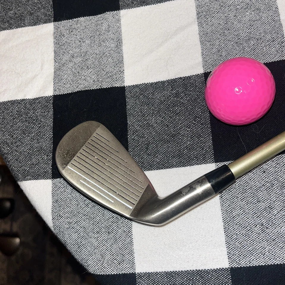 Affinity Chipping Iron- Women’s Right Handed. Graphite Shaft. Light Flex. Used - Image 3 of 4