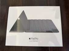NEW Apple Smart Keyboard Folio for 9.7 iPad Pro - A1772  MM2L2AM/A