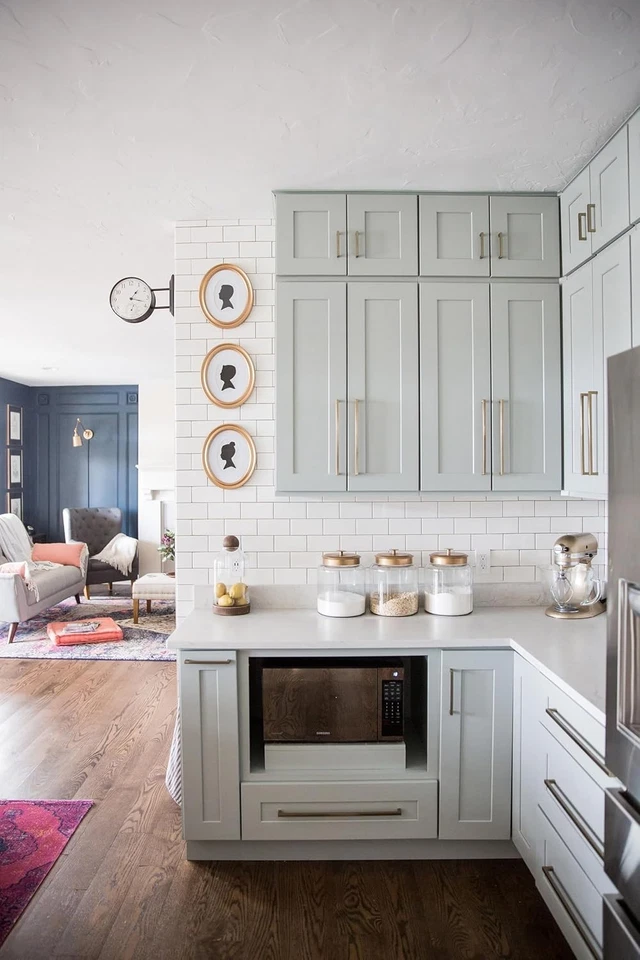 Paquete de 7 tiradores de gabinete de níquel dorado tragaluz Hickory HH075329-EGN 6-5/16 Foto 3 de 4