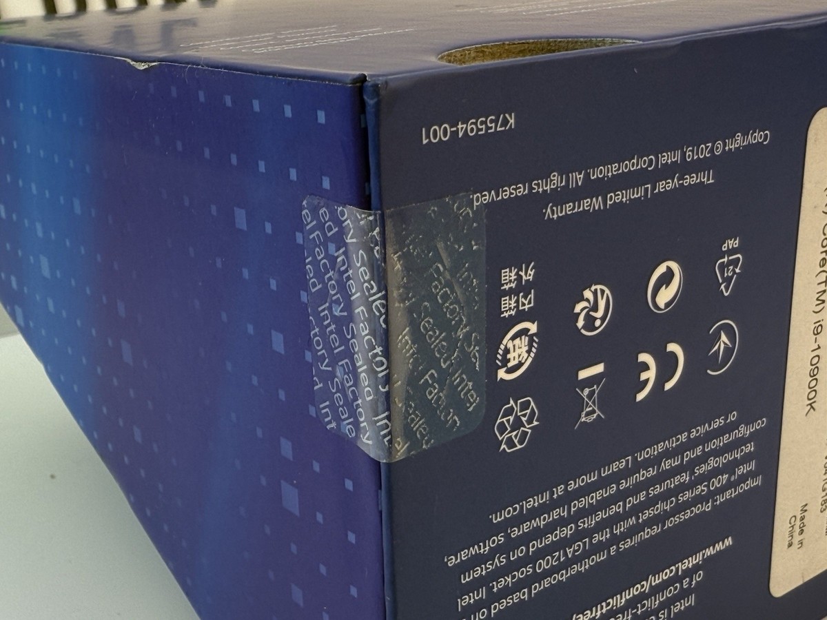 Intel Core i9-10900K Processor (3.7 GHz, 10 Cores, FCLGA1200