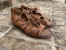Comfortiva Riley Gladiator Sandals Shoes Women's Size 9.5M Brown Zip Back