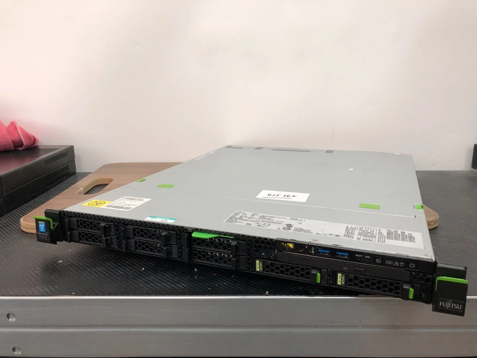 FUJITSU PRIMERGY RX100 S8 - PR100A Network Server Rack Xeon CPU - 16GB RAM - Image 4 of 4