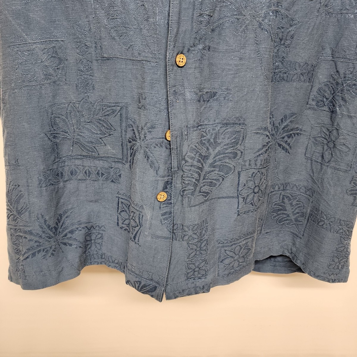 Batik Bay Hawaiian Shirt Button Up Short Sleeve 100% Silk Batik Bay Hawaiian Shirt Button Up Short Sleeve 100% Silk