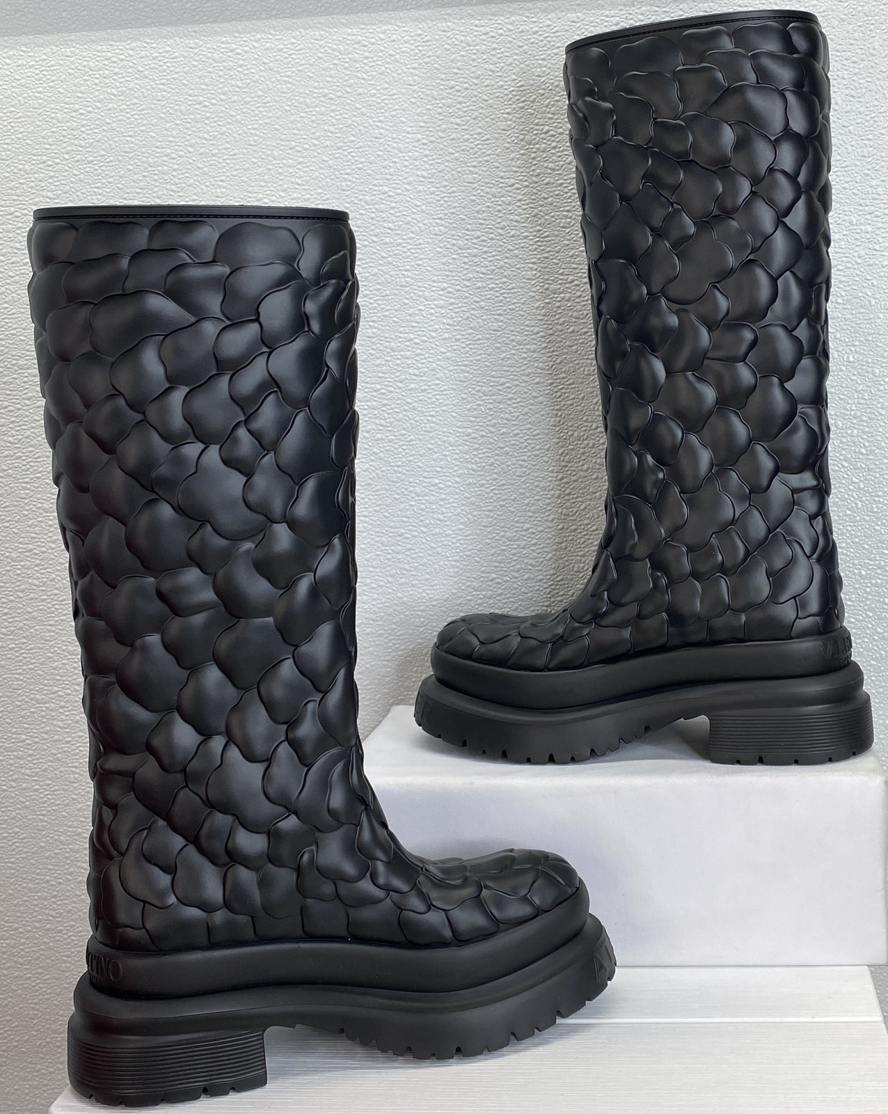 Valentino Garavani Atelier 03 Rain Boots Women Size 8 Black Rose Rubber Mid Calf thumbnail 7
