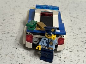 Lego City High Speed Chase Red Sports Car & Cop Car 2 Figures 60138 w/ Manuals