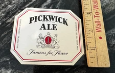B) VINTAGE PICKWICK ALE 12 OZ BEER BOTTLE LABEL HAFFENREFFER BREWING BOSTON MA