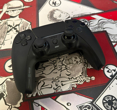 SCUF Controller Schwarz für Sony PlayStation 5 DualSense mit 4 Tasten und Profil