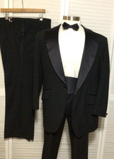 PALM BEACH MENS TUX BLACK 4 PIECE TUXEDO SUIT SIZE: 42R PANTS: 40x32