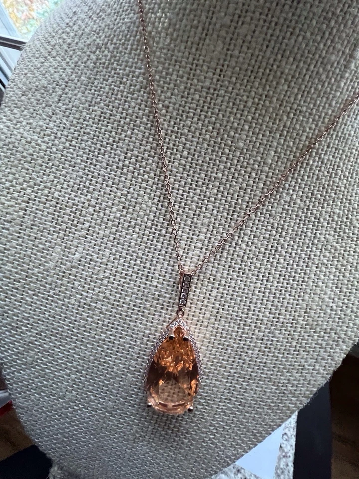 Genevieve纯银18K镀玫瑰金粉红色立方氧化锆吊坠 — 第 4/4 张图片