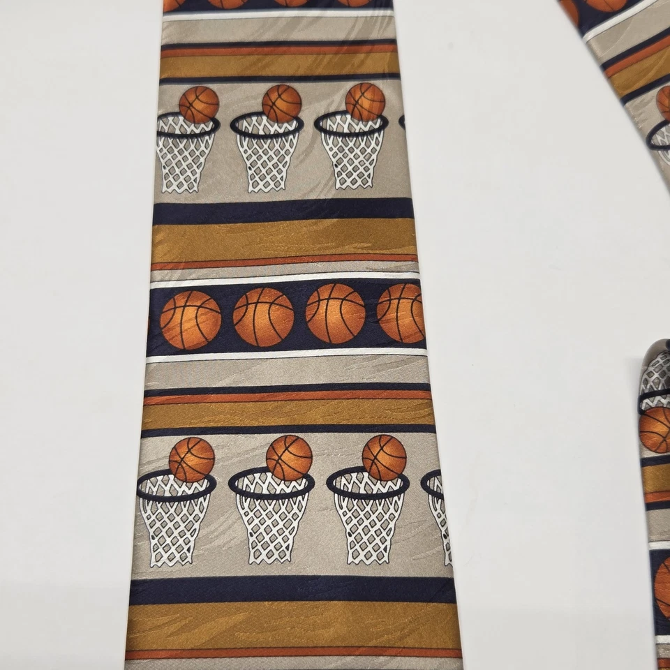 Aros de baloncesto Keith Daniels para hombre corbata para el cuello jugar pelota serie 5 de 6 Foto 3 de 4