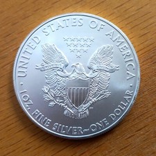 Genuine 2010 1oz American Silver Eagle 0.999 Fine Silver. uncirculated. US Mint.