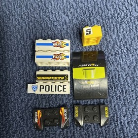 LEGO Racers 8681 Tuner Garage 99.99% Complete