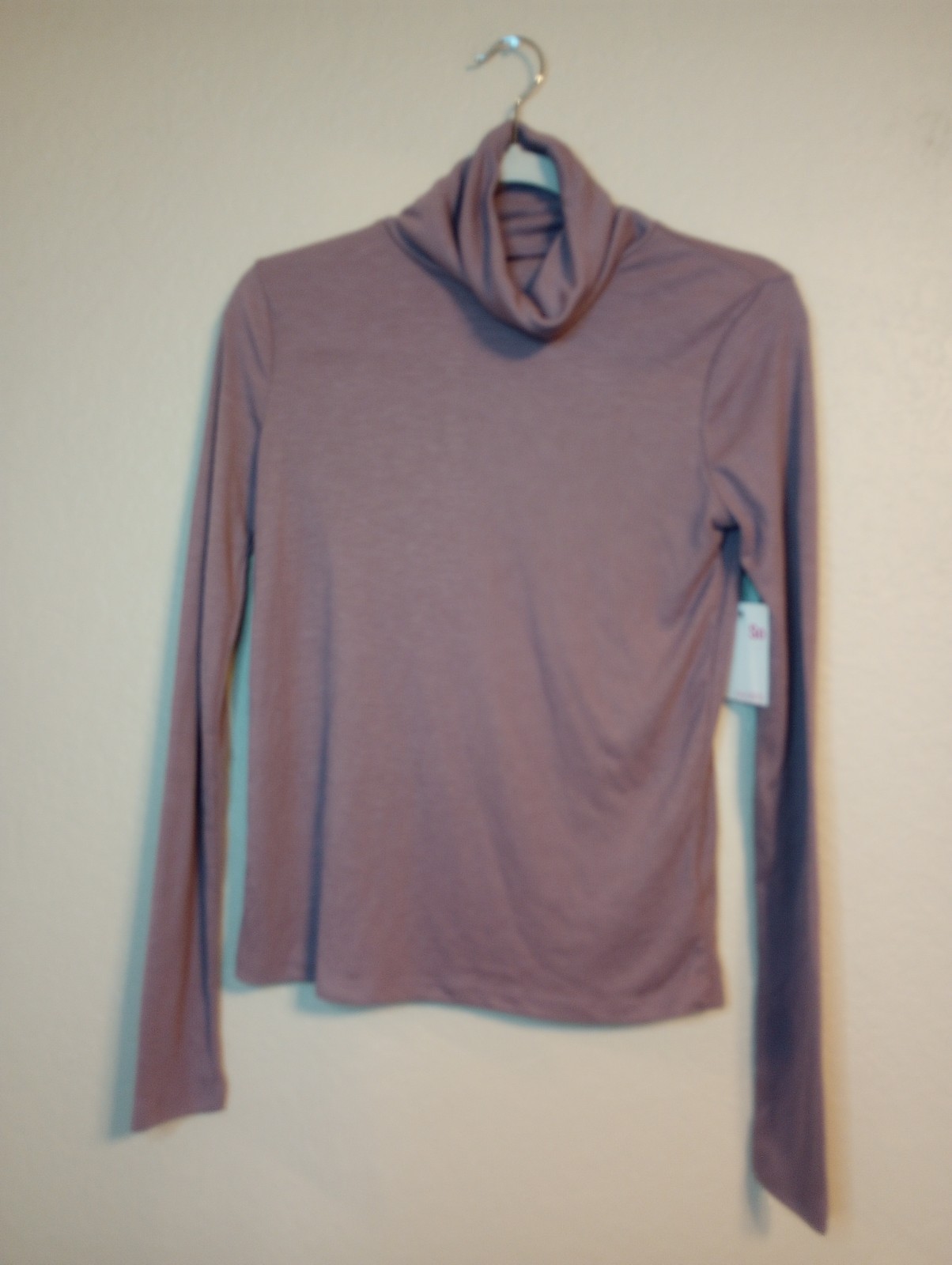 SO Women's Favorite Turtleneck Long Sleeve Top Size XS Mauve Ribbed Stretch NWT