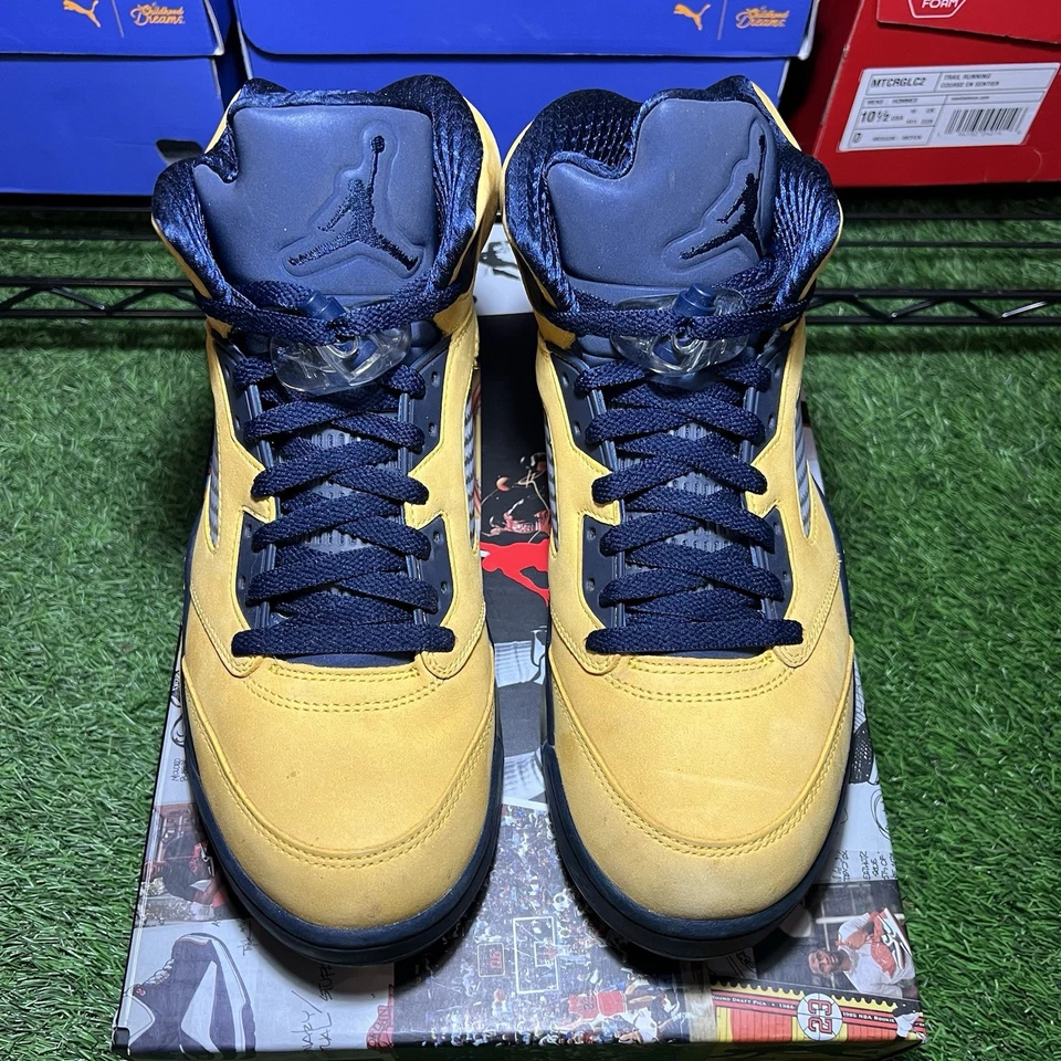 Talla 10 - Air Jordan 5 Retro SP Michigan Foto 3 de 4