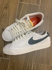 Nike Blazer Low ’77 “Dark Spruce” Women sz 10 FQ8060 002 supreme sb dunk Green