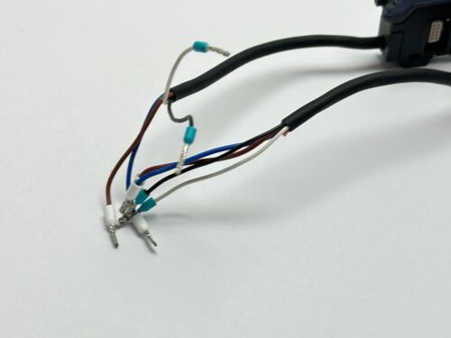 Keyence FS-V33P Fiber Sensor Amplifier Main Unit PNP LOT OF 2 - Picture 4 of 8