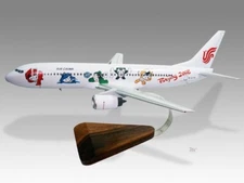 Boeing 737-700 Air China Beijing 2008 Desk Wood Airplane Model Small Scale 1/100