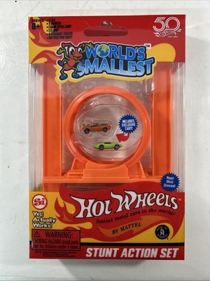Hot Wheels Worlds Smallest Hot Curves Action Set Plus An Extra Car/New Open Box