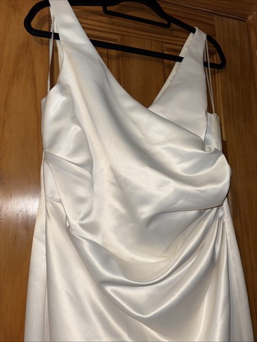 Abito da sposa taglia 16 avorio JS boutique look raso scollo a V davanti e dietro 60 L - Foto 4 di 16