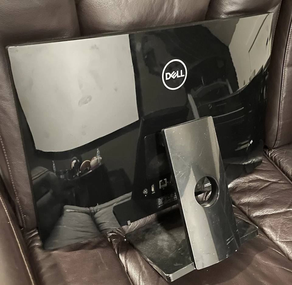 Dell Inspiron 3477 AIO 24" - Core i3-7130U 2.7GHz 8GB RAM 500GB SSD WORKING  - Image 2 of 4