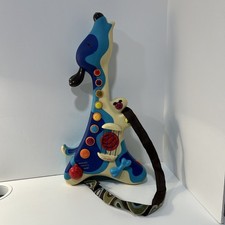 B. WOOFER GUITAR Hound Dog Electronic Musical Strum Howl Play Toy Working