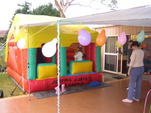 Bouncy castle SALE - RENT in all weather !!! MASSIVE Jumping Castle RAIN COVER - Picture 1 of 6