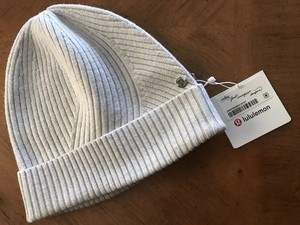 lululemon twist of cozy knit beanie